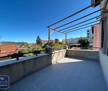 Location Appartement 4 pièces 82m² ST GENEST LERPT 42530 - Photo 2