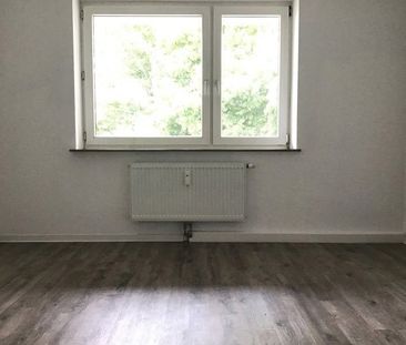 Bezugsfertige 2-Zimmer-Wohnung in ruhiger und gepflegter Lage mit B... - Foto 1