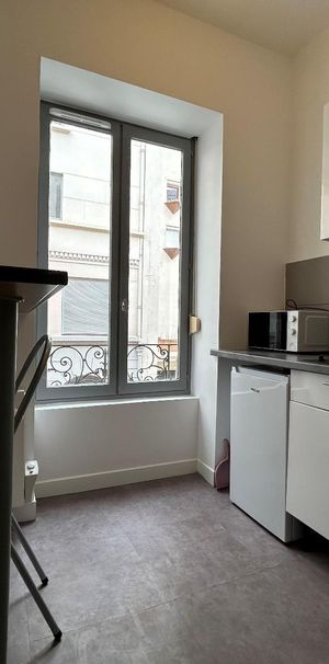 Location Appartement 1 pièce 21m² ST ETIENNE 42000 - Photo 1