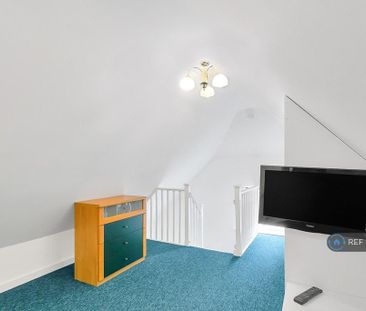 1 bedroom semi-detached house to rent - Photo 2