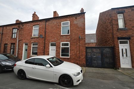 2 Bedroom Terraced House - Photo 3