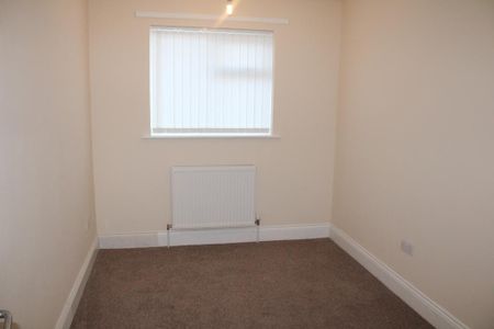 2 bedroom detached bungalow to rent - Photo 2