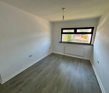24 Railway Street, Comber, BT23 5HQ - Photo 3