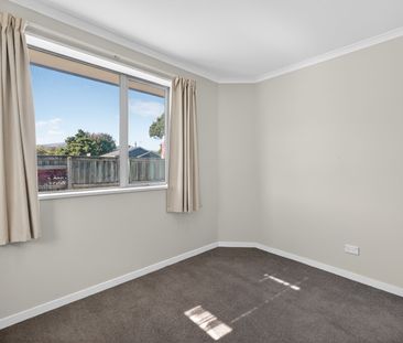 Modern 2-Bedroom Unit for Rent - Available from 13 April 2026! - Photo 3