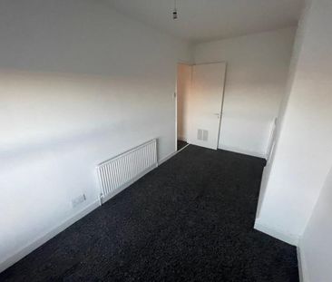 4 bedroom flat to rent - Photo 6