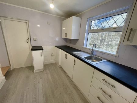 Muriel Terrace, Dowlais, Merthyr - Photo 5