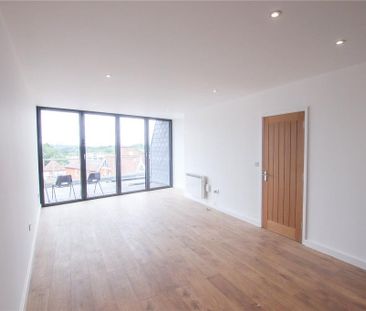 1 bedroom penthouse to rent - Photo 2