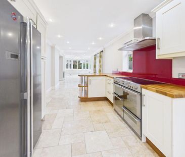 5 bedroom detached house to rent - Photo 2