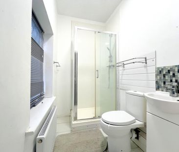 6 bedroom house of multiple occupation to rent - Photo 3