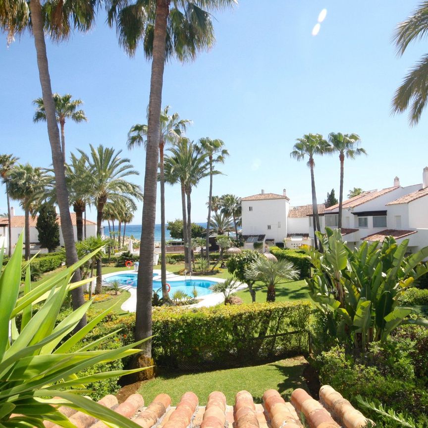 Casa adosada de alquiler en Albatros-ur Bahia Marbell, 4, Bahía de Marbella - Photo 1