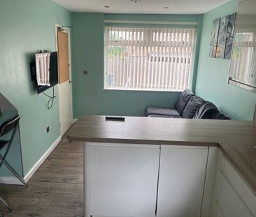 Room in a Shared House, Leabon Grove, B17 - Photo 2