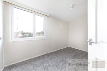 Chesters Avenue, Newcastle Upon Tyne - Photo 2