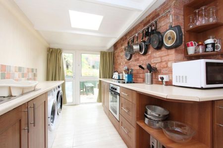 2 bedroom flat to rent - Photo 4