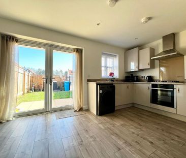 3 bedroom terraced house to rent - Photo 5