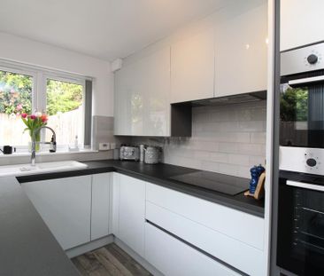 3 bedroom terraced house to rent - Photo 6