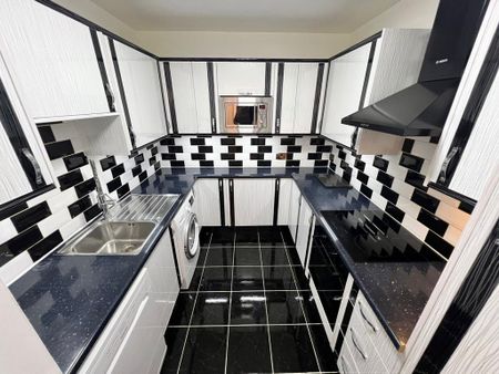 2 bedroom terraced house to rent - Photo 3