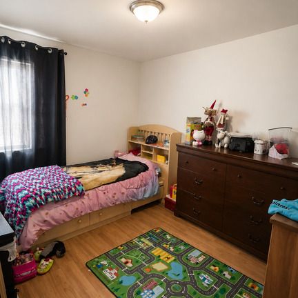 4 1/2 - Photo 1
