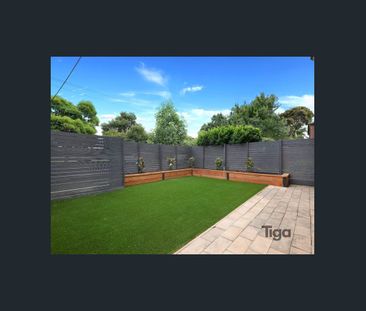 2 Bedroom and 1 Bathroom with Two Spacious Courtyards Available For Lease - Photo 5