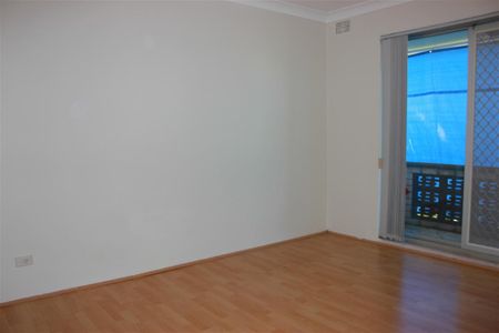 SPACIOUS 2 BEDROOM UNIT - Photo 2