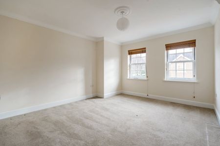 4 bedroom detached house to rent - Photo 4