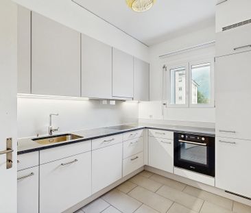 Vivere vicino al centro: rinnovato con splendida vista - Photo 2