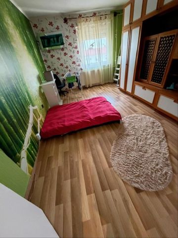 Kiadó átlagos állapotú lakás - Tatabánya - Fotó 3