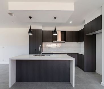 Modern 4 Bedroom Home with Quality Finishes - Photo 6