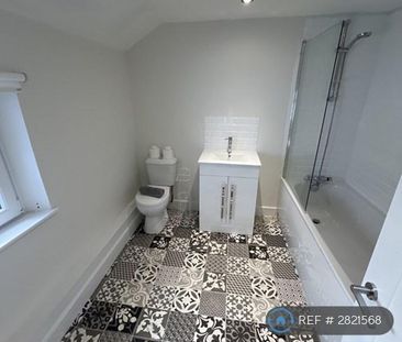 2 bedroom maisonette to rent - Photo 5