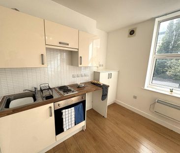 Studio to rent - Photo 3