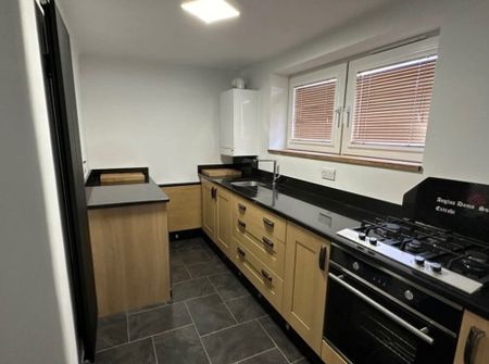 1 Bed Flat, Raphael Close, CV5 - Photo 3