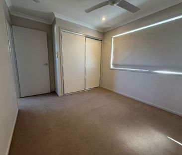 Low Maintenance 4 Bedroom 2 Bathroom Home- Walking Distance to Ever... - Photo 6