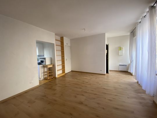 RUE DE CHATIVESLE, Reims - Photo 1