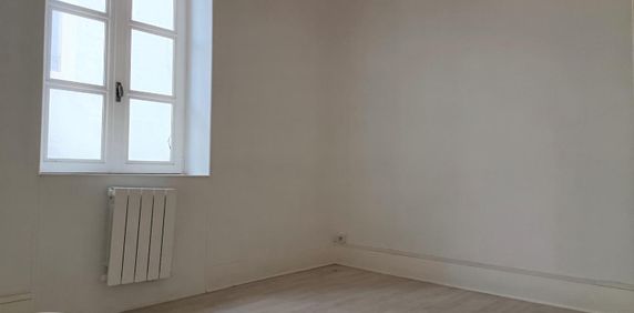 Location Appartement 2 pièces 37m² TOURNUS 71700 - Photo 2