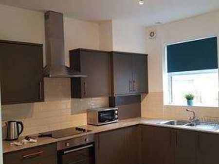 Shared House in the Town Centre Room 2 - Photo 4