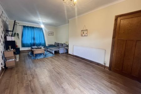 Lowestoft Road - Photo 2