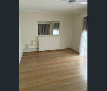 Coastal Charm & Comfort - Photo 2