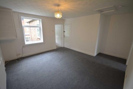 2 bed Flat for Rent - Photo 5