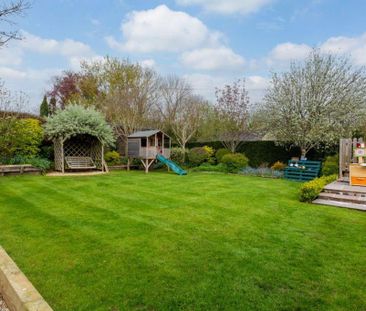 4 bedroom semi-detached house to rent - Photo 2