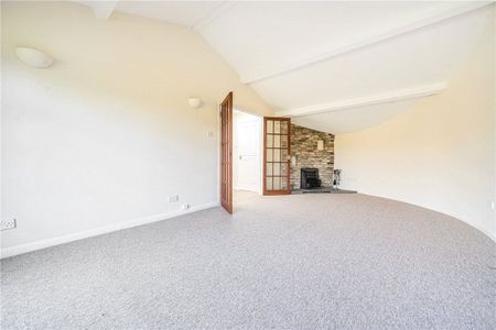 A single storey 4 bedroom , 2 bathroom barn conversion in the pretty village of Compton Dando, some 7 miles west of Bath. - Photo 3