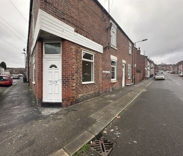 1 bed Flat - To Let - Photo 5