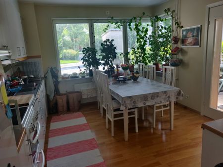 Nils Lövgrens väg, Sköndal - Photo 3