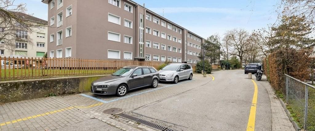 Appartement complètement rénové de 4.5 pièces proche de l'aéroport - Foto 1