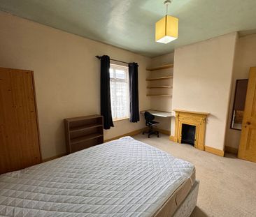 Ratcliffe Street, Burton Stone Lane - P2108 - Photo 4