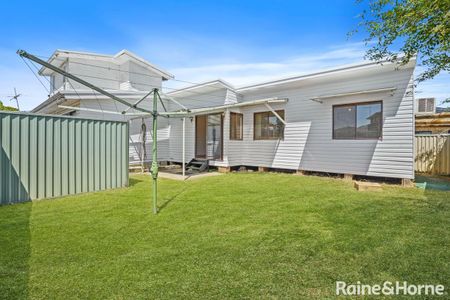 4B Daley Place, Fairfield West, NSW 2165 - Photo 4