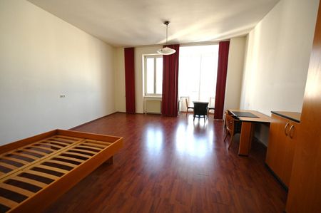 Wohnen mit Stil – Apartment im historischen Gebäude mit Donau-Blick - Photo 3