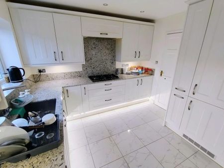 3 bedroom detached house to rent - Photo 5