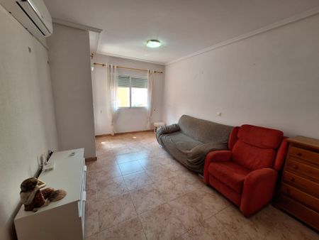 Ref.7391 3 Bedroom Apartment in the Center of Torrevieja - Photo 4