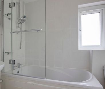 2 bedroom property to rent - Photo 1