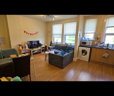 2 Bed Flat, Hanover Square, LS3 - Photo 1