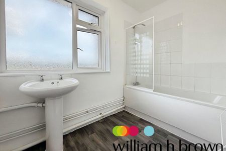 St Lukes Close, COLCHESTER - Photo 5